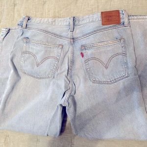 Women’s Levis Straight Ankle Jeans